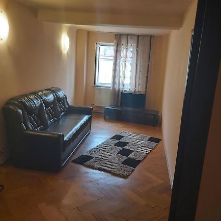 Апартаменты Kitty Apartament Бухарест Экстерьер фото