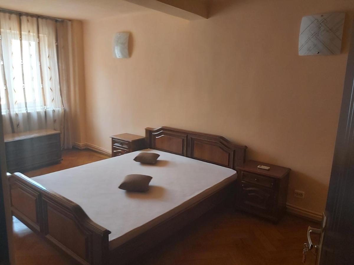 Апартаменты Kitty Apartament Бухарест Экстерьер фото